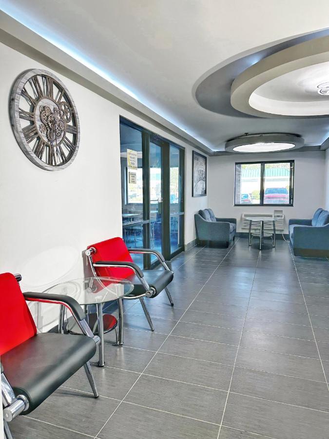 ซูเปอร์ 8 บาย วินด์แฮม พีโอเรีย Motel ภายนอก รูปภาพ